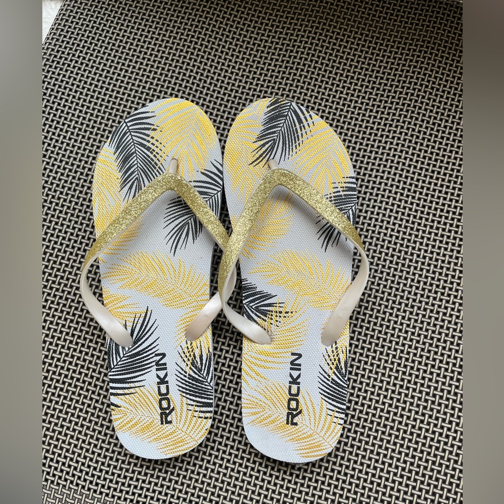 Rockin Tropical Palm Print Flip Flops with Gold Glitter Straps